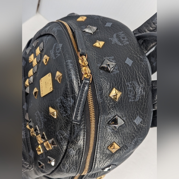 MCM BLACK VISETOS STARK M DIAMOND STUD BACKPACK - Picture 4 of 10